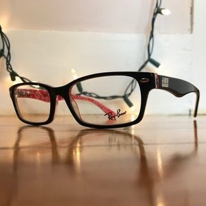 Never worn Ray-Ban frames!